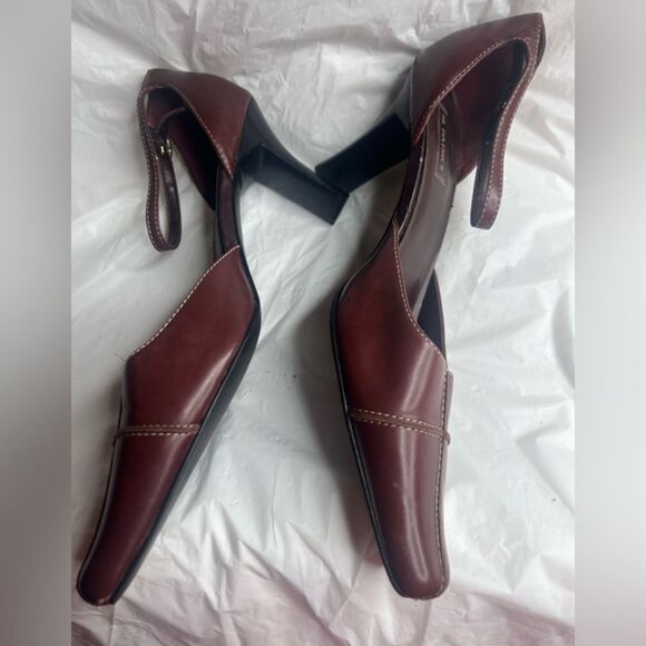 M.Patrick Wine Low Heel Shoe - Picture 2 of 11